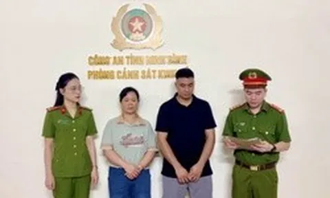 Thi hành lệnh cấm đi khỏi nơi cư trú đối với 2 người làm bánh đúc Phạm Thị Thu và Dương Mạnh Hiển