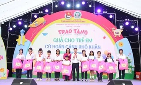 50 suất học bổng hỗ trợ học tập đến với học sinh vượt khó, vươn lên ở Đồng Nai