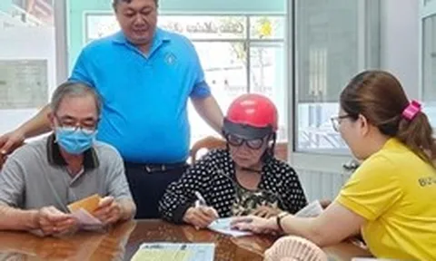 Hàng triệu người nhận lương hưu, trợ cấp BHXH tháng 6