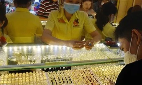 Giá vàng hôm nay, 2-6: Điều gì khiến giá đảo chiều giảm mạnh?