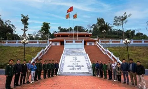 Tô thắm ký ức hào hùng
