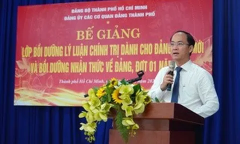 TPHCM: Trao gần 250 giấy chứng nhận cho học viên lớp bồi dưỡng lý luận chính trị và nhận thức Đảng