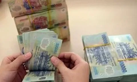 Lãi suất huy động tăng cao, vì sao ngân hàng vẫn 'khát' vốn?