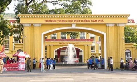 Xác minh phản ánh giám thị gợi ý thí sinh cho bạn xem bài thi tốt nghiệp THPT