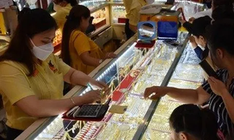 Giá vàng hôm nay, 12-6: Bất ngờ đảo chiều tăng vọt