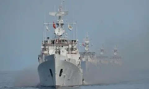 "Lá chắn thép" trên biển