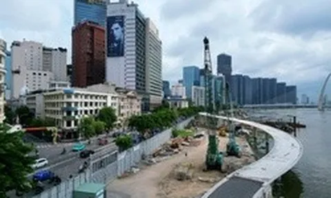 Cầu đi bộ nghìn tỷ nối 2 khu đất vàng ở TP.HCM tăng tốc về đích