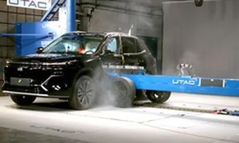 Geely thử nghiệm vượt chuẩn an toàn Euro NCAP tại Pháp, ra mắt AI tự lái tại Bắc Kinh