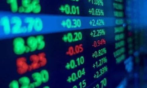 Một cổ phiếu ngân hàng tăng hơn 11% trong sáng 26/6