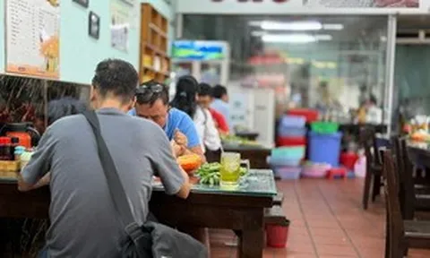 Tô phở ‘cố thủ’ giá 50.000 đồng: Giá xăng thực sự chiếm bao nhiêu?