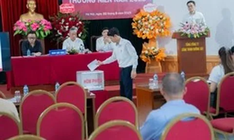 Một công ty không thể họp đại hội khi 4 cổ đông dự, hơn 400 người 'không thấy đâu'