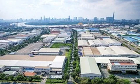 Hàng chất lượng cao vào khu công nghiệp