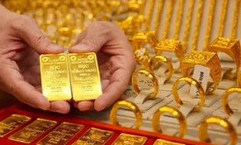 Giá vàng hôm nay 4/7: Đồng loạt tăng mạnh