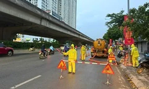 Mưa to tầm tã suốt đêm, Hà Nội không ghi nhận điểm ngập