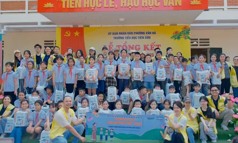 CapitaLand Development trao tặng dụng cụ học tập cho hơn 2.000 học sinh tại năm điểm trường khắp Việt Nam, trong khuôn khổ Chương trình Trường học CapitaLand Hy vọng