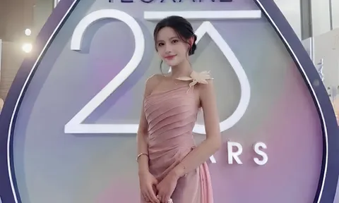 NGUYỄN THỊ THÙY NHUNG KHÁM PHÁ CÔNG NGHỆ THẨM MỸ TẠI SỰ KIỆN KỶ NIỆM 20 NĂM CỦA TEOXANE