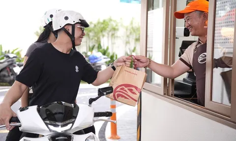 Highlands Coffee ra mắt mô hình Drive-Thru đầu tiên trong ngành đồ uống