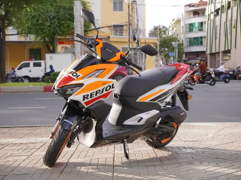 Cận cảnh Honda Vario bản giới hạn Repsol vừa về Việt Nam