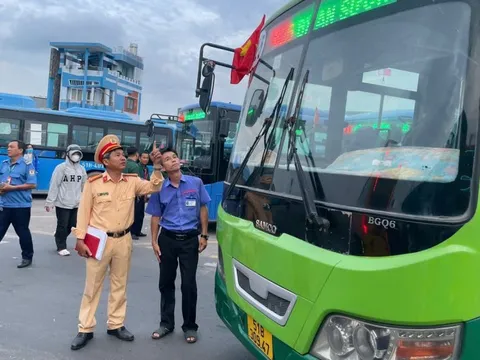 Bớt "nỗi lo" với 120 xe buýt sau vụ tai nạn khiến nữ sinh viên tử vong