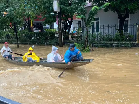 Cận cảnh hình ảnh Huế vẫn chưa thoát cảnh ngập lụt