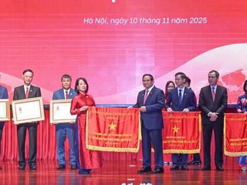 Ngoại giao phát huy vai trò tiên phong