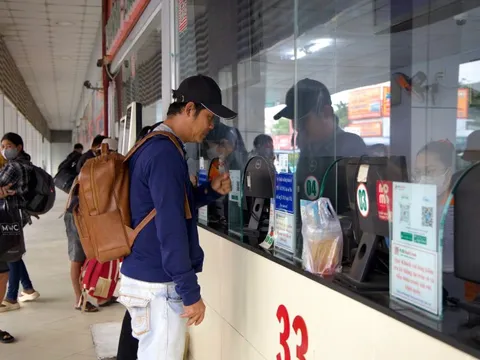 Vé Tết nhộn nhịp từng ngày