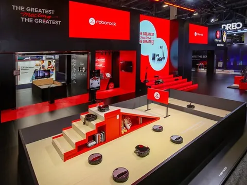 CES 2026: Roborock ra mắt robot hút bụi đầu tiên trên thế giới có thiết kế bánh xe-chân khi hợp tác với Câu lạc bộ bóng đá Real Madrid