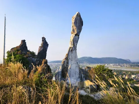 Chủ đầu tư nói về số tiền 17 tỉ đồng gia cố Hòn Vọng Phu