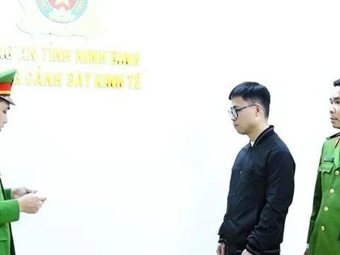 Bắt người đàn ông kinh doanh vàng bạc bỏ ngoài doanh thu 1.500 tỉ đồng