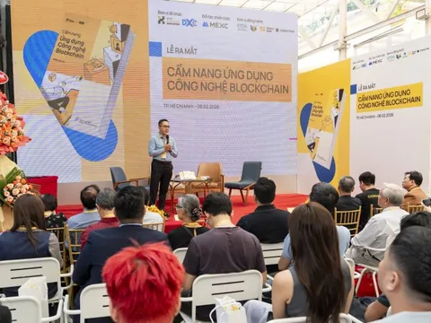 Thị trường tiền số hôm nay, 8-2: Thêm tài liệu về blockchain cho người dân trong nước