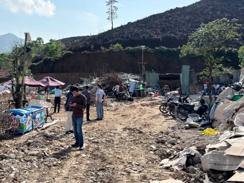 Đà Nẵng: Phát hiện bãi tập kết chất thải không phép ở Bà Nà