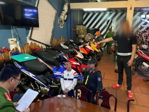 Đồng loạt khám xét chỗ ở và nơi làm việc trong chuyên án lớn, bắt kẻ cầm đầu Lê Anh Tuấn SN 1981