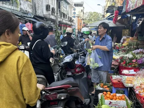 Một số mặt hàng cúng Thần Tài giá cao gấp đôi ngày thường