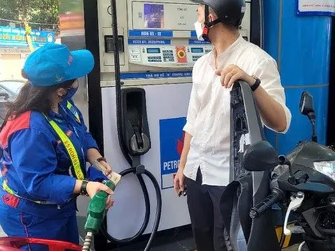 Diễn biến khó lường, giá dầu thế giới biến động tăng, Bộ Công Thương ra chỉ đạo khẩn