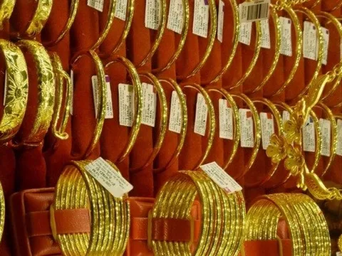 Chiều 2/3: Giá vàng nhẫn, vàng miếng vượt 190 triệu đồng/lượng