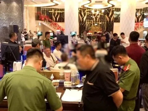 Đột kích tầng hầm khách sạn Sheraton Nha Trang: Bắt quả tang sòng Poker toàn người nước ngoài
