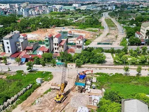 Thửa đất hơn 800m2 có 3 hộ dân cùng sinh sống 30 năm, nay bị thu hồi toàn bộ thì được hỗ trợ tái định cư thế nào?