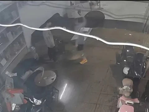 Xôn xao clip đánh người từ chuyện đốt vàng mã