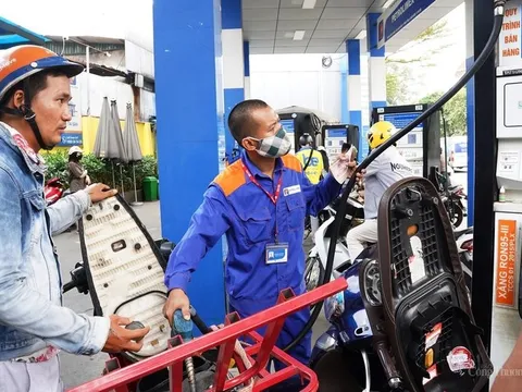 Tình trạng mua xăng dầu tích trữ đã giảm