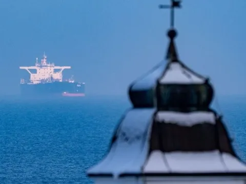 Giá dầu tăng cao, ông Putin ra thông báo: Nga sẵn sàng cung cấp dầu mỏ và khí đốt cho châu Âu với một điều kiện