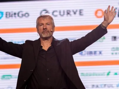 Ngược chiều cả thế giới, một 'cá voi' vừa chi hơn 1 tỷ USD mua 18.000 Bitcoin, hiện đã sở hữu gần 4% tổng nguồn cung