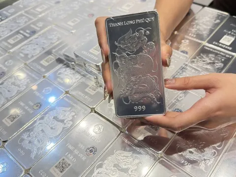 Giá bạc hôm nay 10-3: Bạc tăng vọt lên hơn 93 triệu đồng/kg