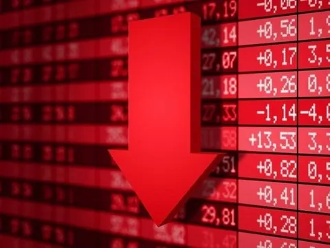 Nhà đầu tư bán tháo, VN-Index 'bốc hơi' 115 điểm