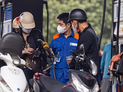 Bộ Công Thương đề xuất trích Quỹ bình ổn khi giá xăng dầu tăng trên 20% tháng