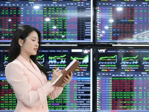 Chứng khoán ngày 10-3: Phục hồi mạnh mẽ sau cú rơi lịch sử