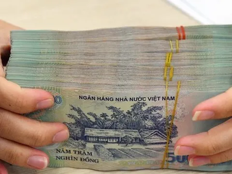 Doanh nghiệp trả lương từ 5 triệu đồng trở lên có bắt buộc chuyển khoản? Thuế TP Hà Nội trả lời