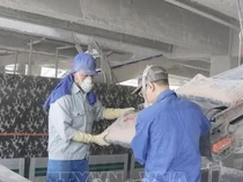 Giá xi măng tăng lần thứ ba trong quý I