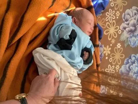 Phát hiện bé sơ sinh bị bỏ rơi trong rẫy cà phê ở Gia Lai