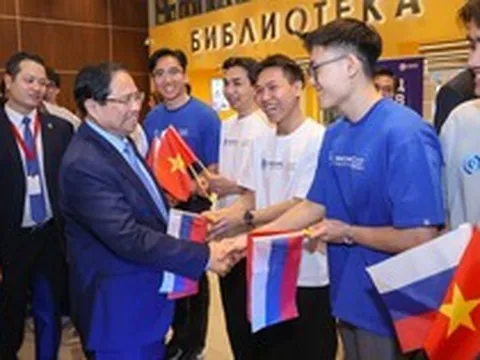 Nga muốn hỗ trợ Việt Nam đào tạo nhân tài trong lĩnh vực có thể tạo ra 1.300 tỷ USD: Mỹ, Trung Quốc đang chạy đua