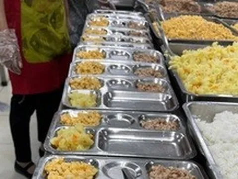 Đổi cách gom đơn hàng trước khi giao, tiểu thương bớt gánh nặng tiền xăng